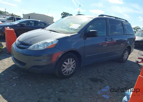 2010 Toyota Sienna Le z USA, uszkodzony, nr VIN 5TDKK4CC9AS332503